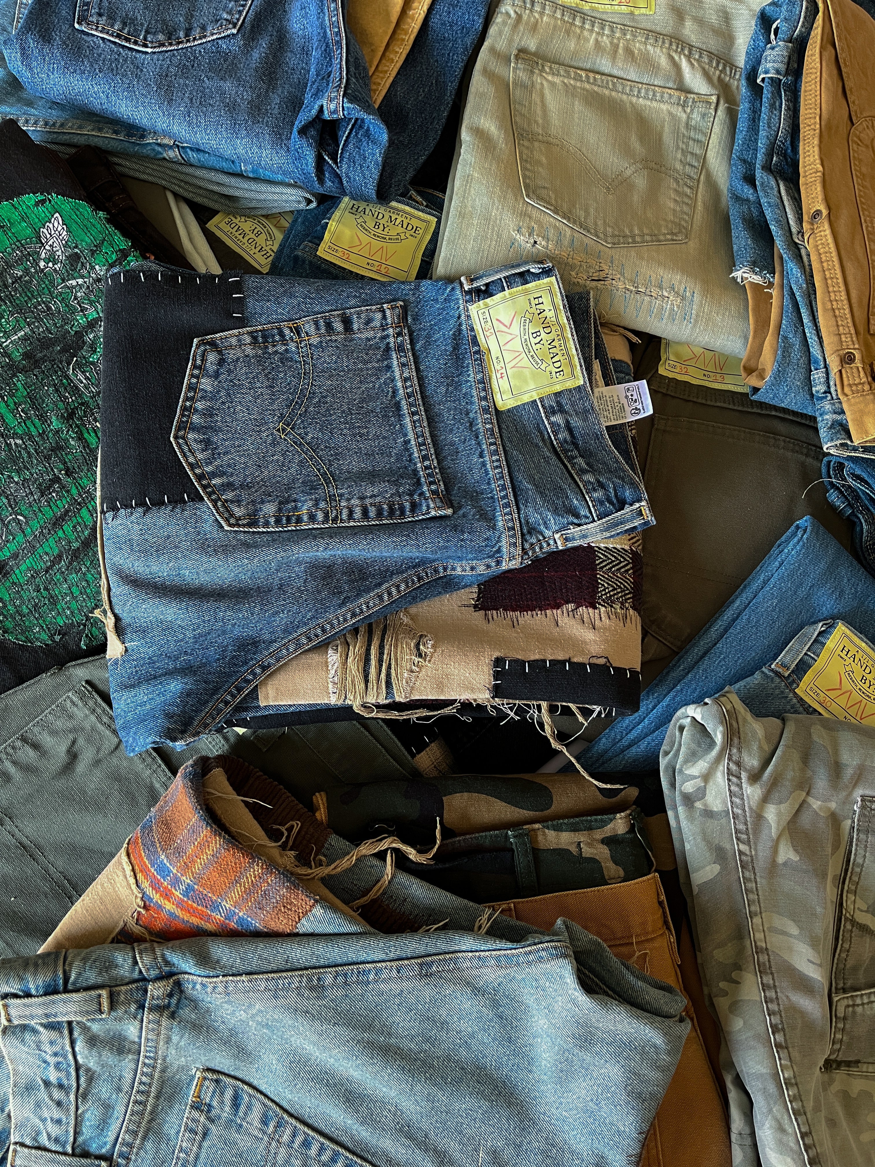 1/1 HAND MADE BY: DAAV