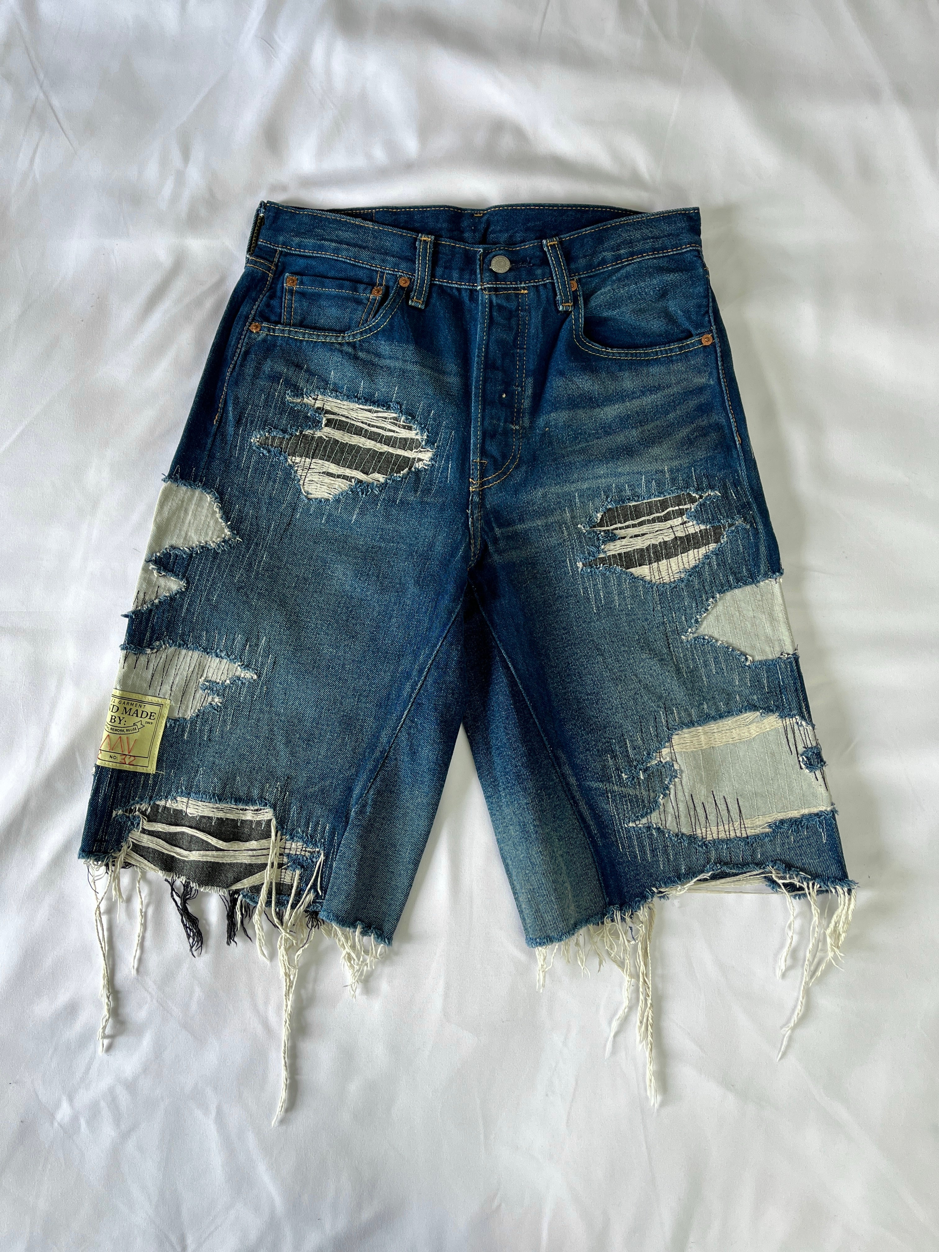 #32 3 Tone Distressed Denim